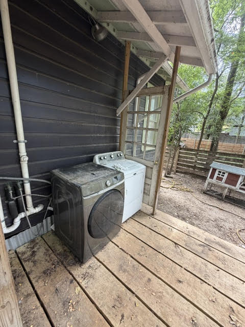 1306 Delano Street Austin, TX 78721 - Photo 14 of 15 Washer and Dryer on back porch