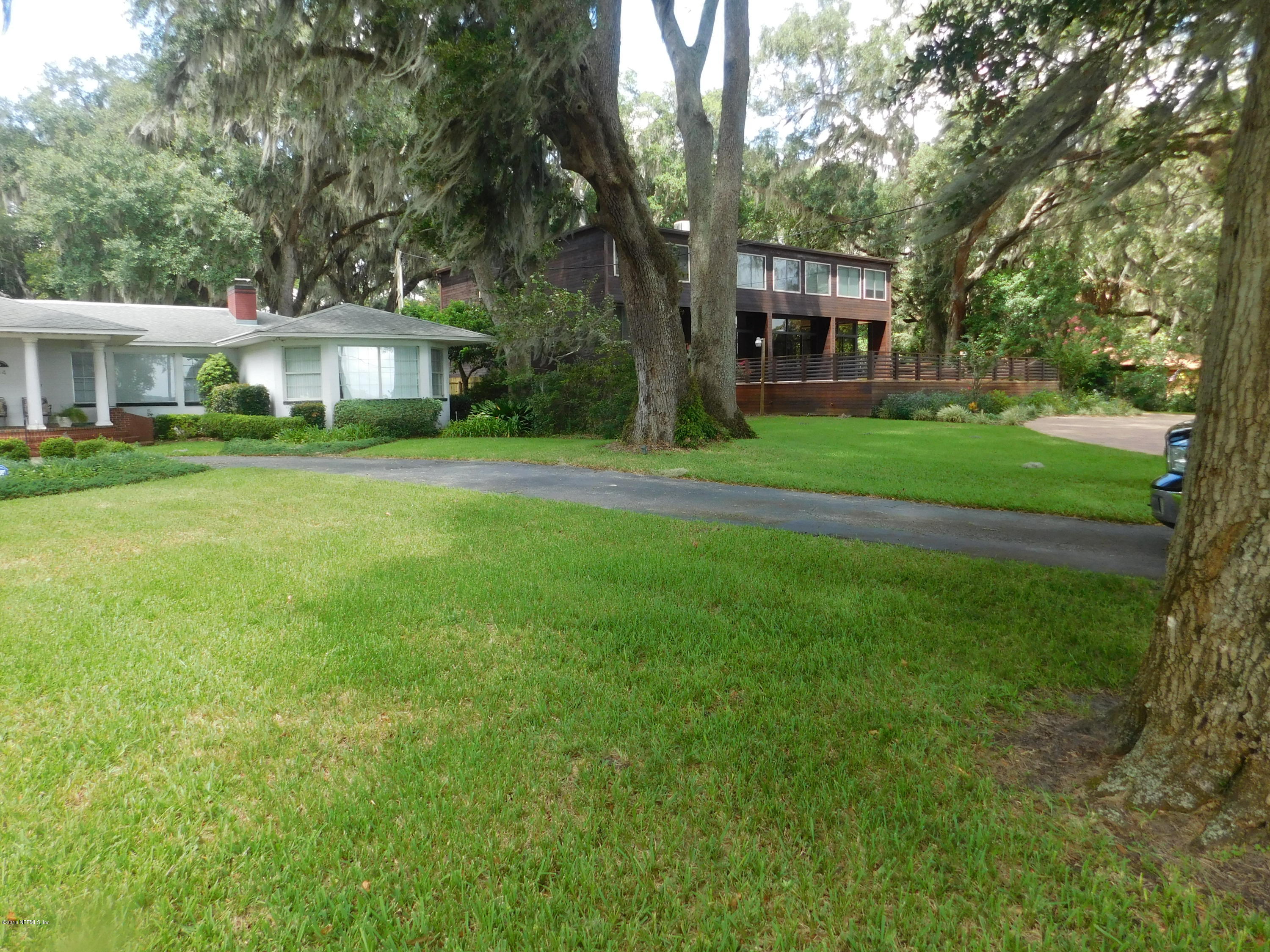 704 River Road Orange Park, FL 32073 - Photo 3 of 53 Northen most view of front of house