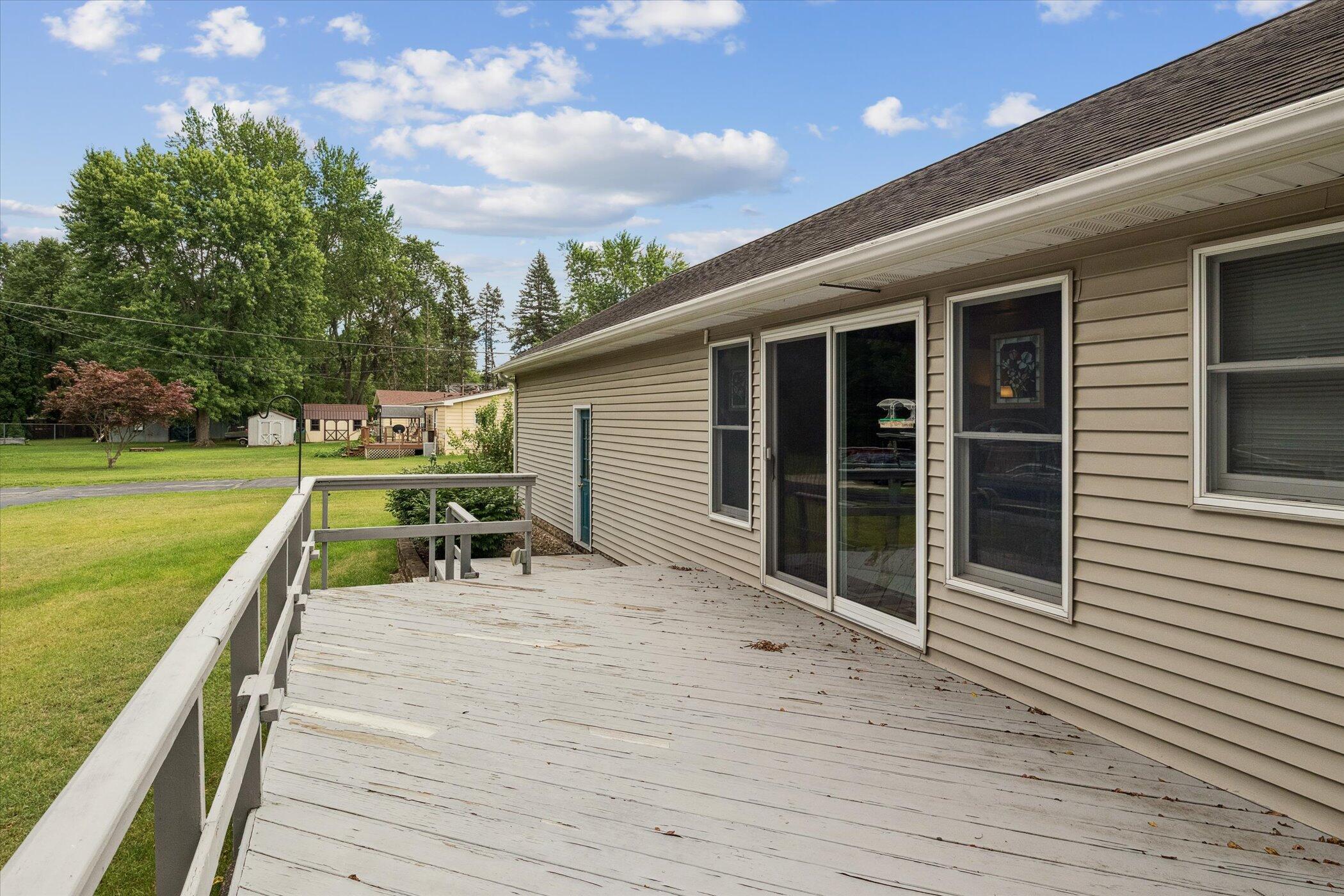 3423 Niles Road St. Joseph, MI 49085 - Photo 29 of 39 Deck
