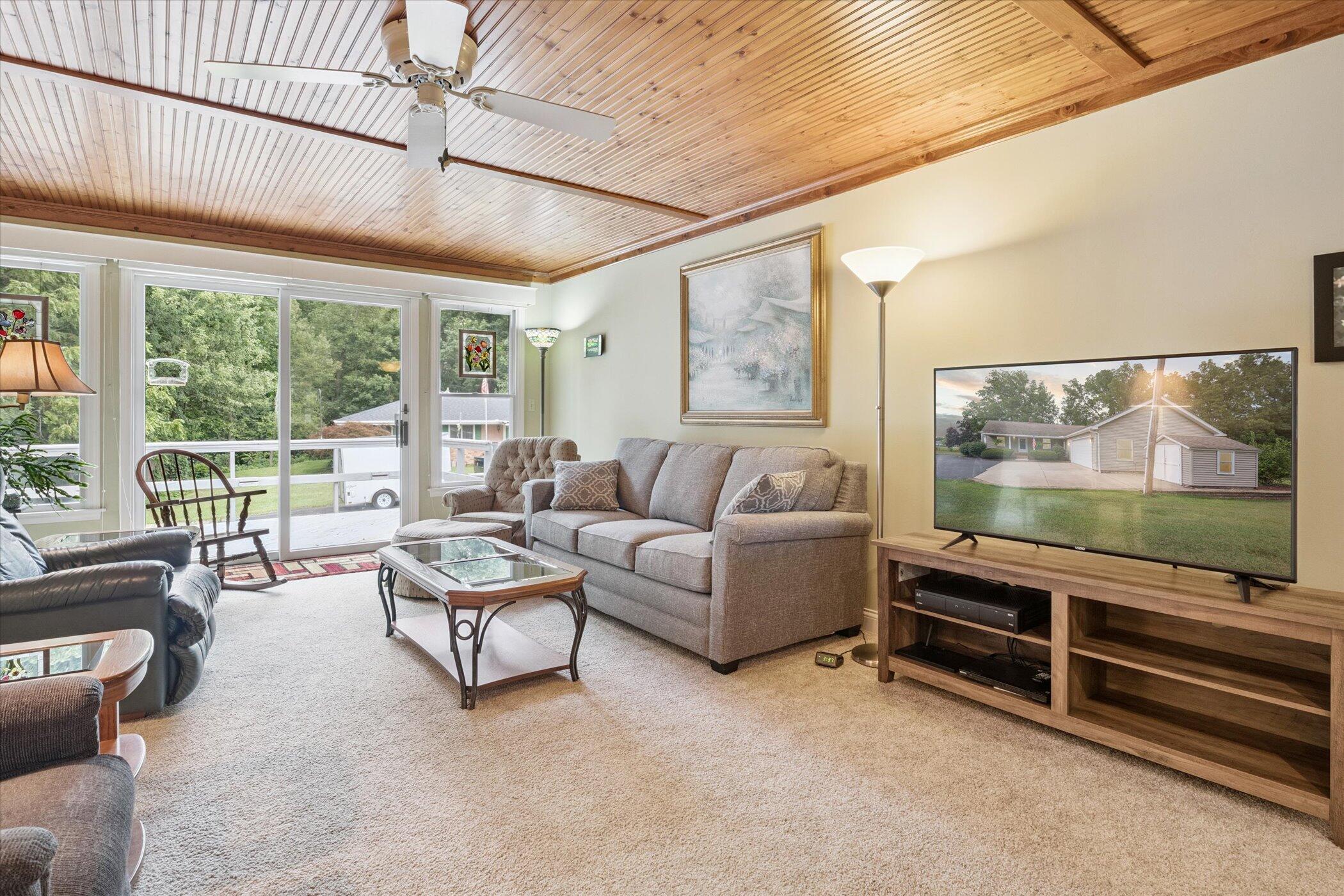 3423 Niles Road St. Joseph, MI 49085 - Photo 9 of 39 Family Room