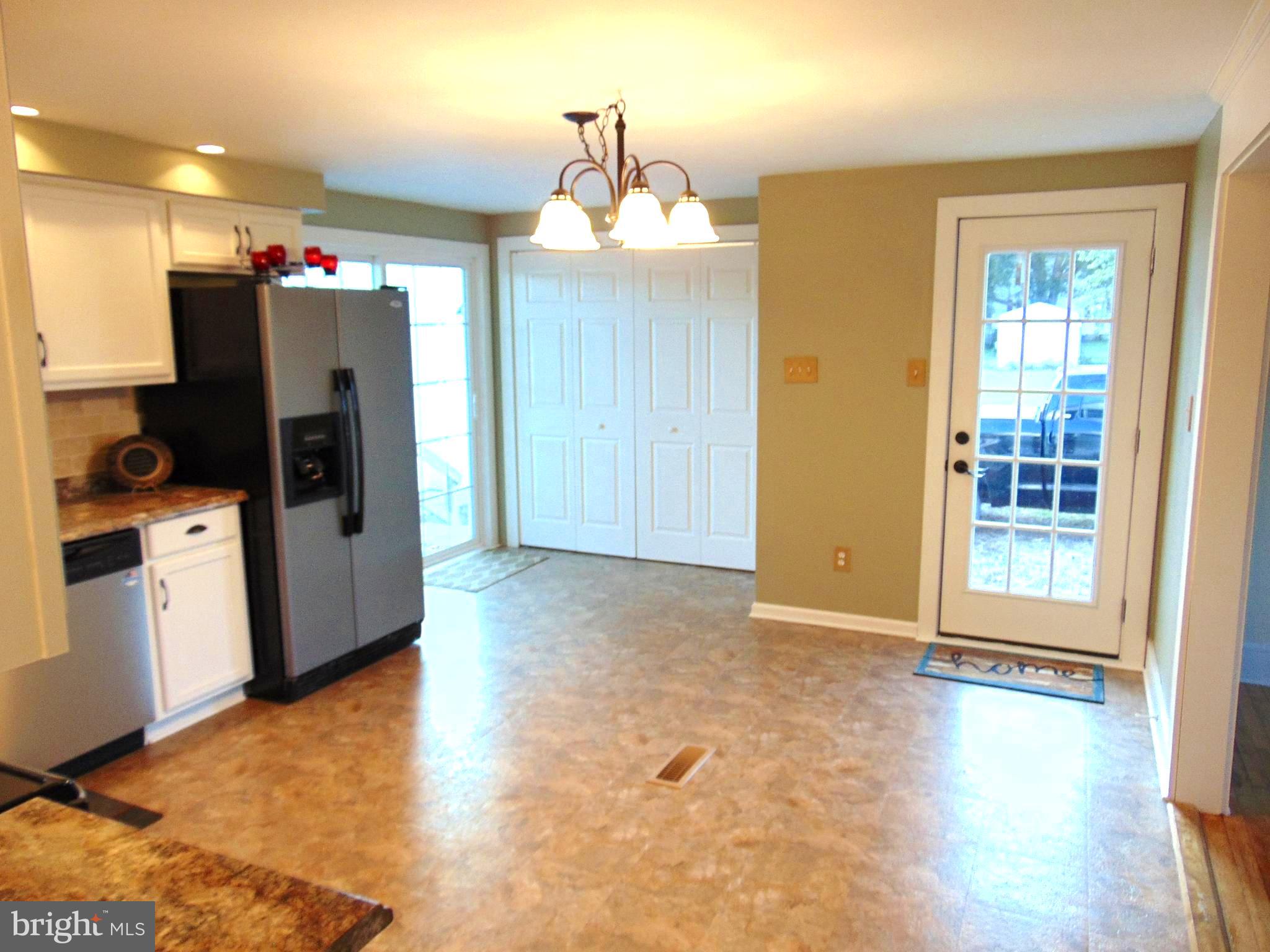6182 Taylor Landing Road Girdletree, MD 21829 - Photo 8 of 54 Eat in kitchen