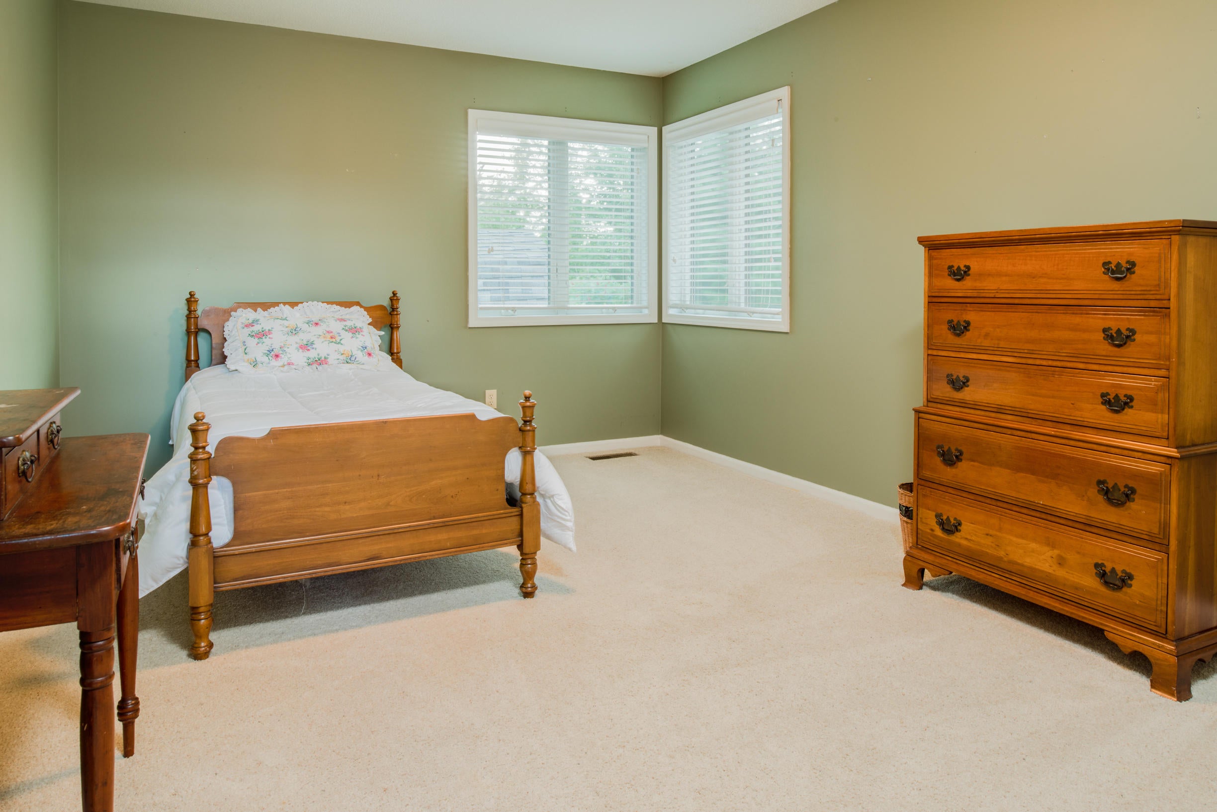 453 Skyline Road Petoskey, MI 49770 - Photo 9 of 20 Gallery Image 9