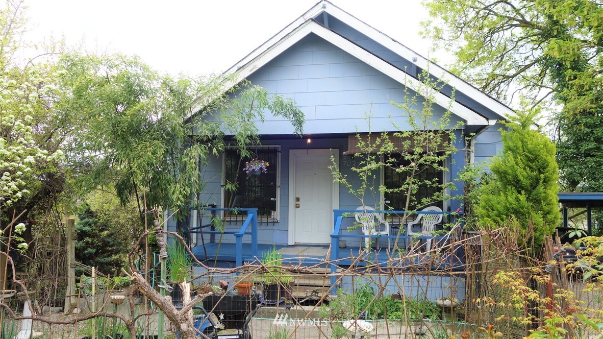 9032 Renton Avenue South Seattle, WA 98118 - Photo 2 of 25 Gallery Image 2