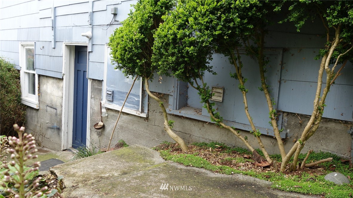9032 Renton Avenue South Seattle, WA 98118 - Photo 11 of 25 Gallery Image 11