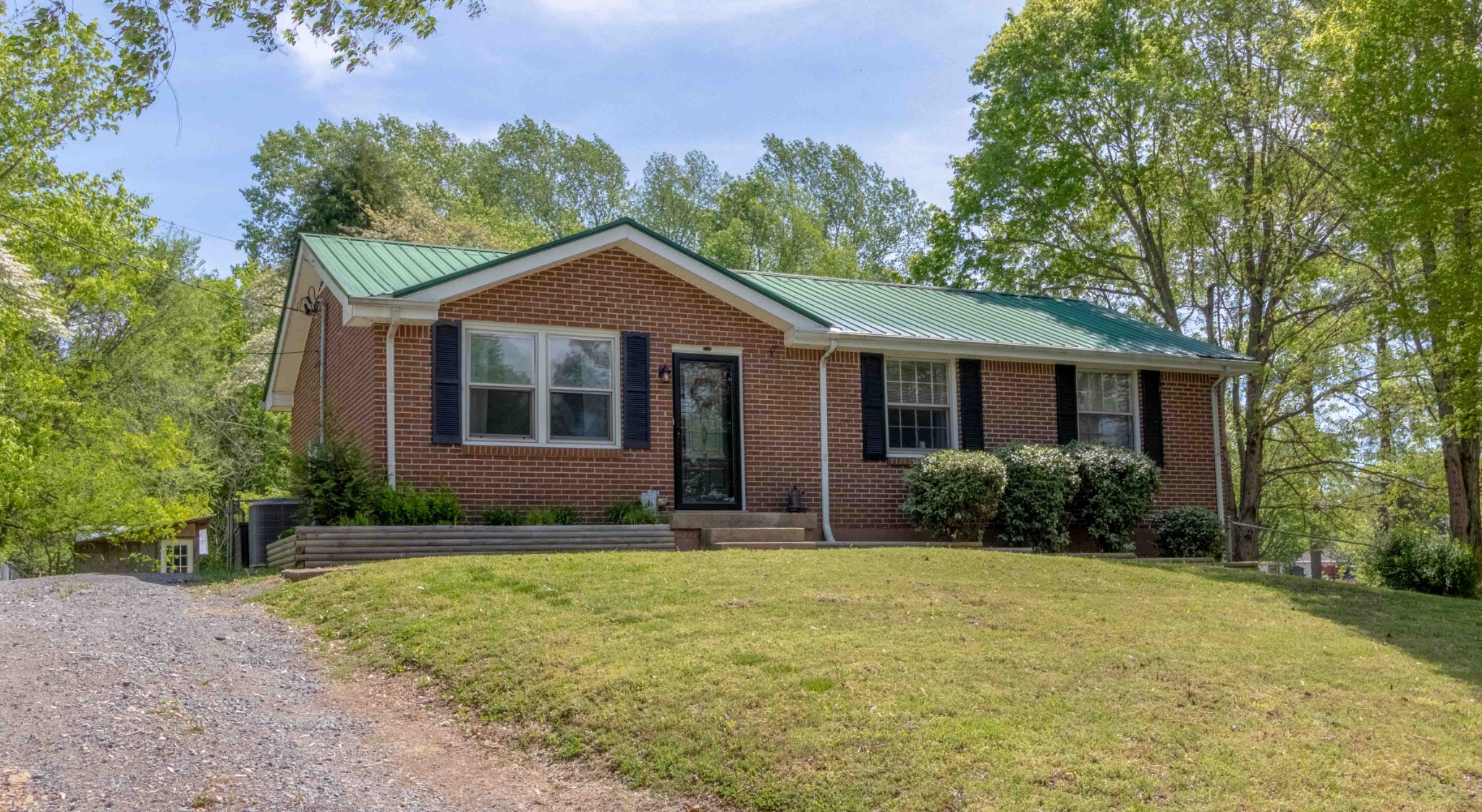 1311 Old Gratton Road Clarksville, TN 37043 - Photo 2 of 30 Gallery Image 2