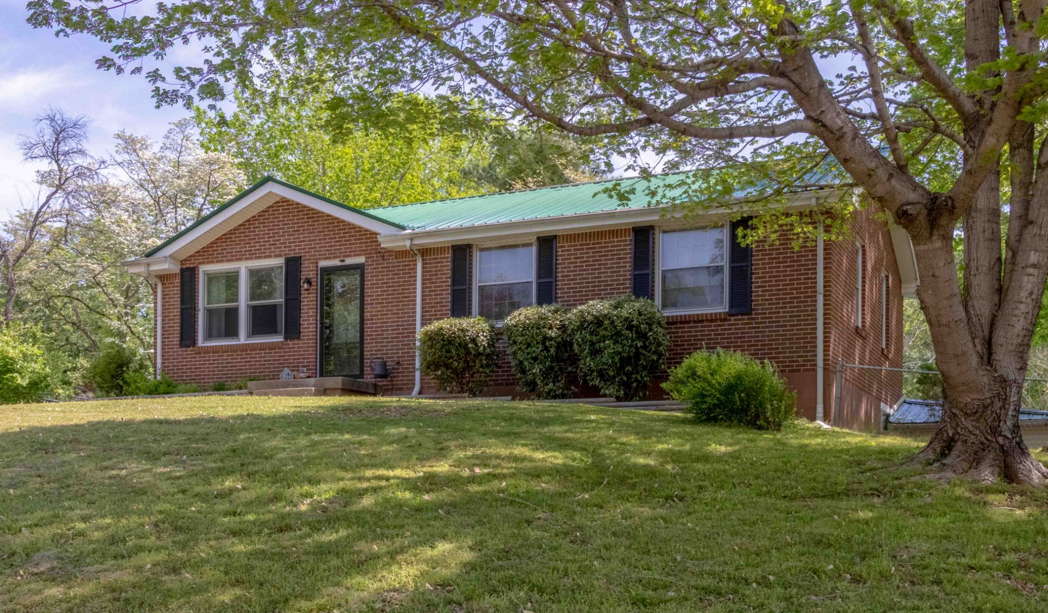 1311 Old Gratton Road Clarksville, TN 37043 - Photo 3 of 30 Gallery Image 3