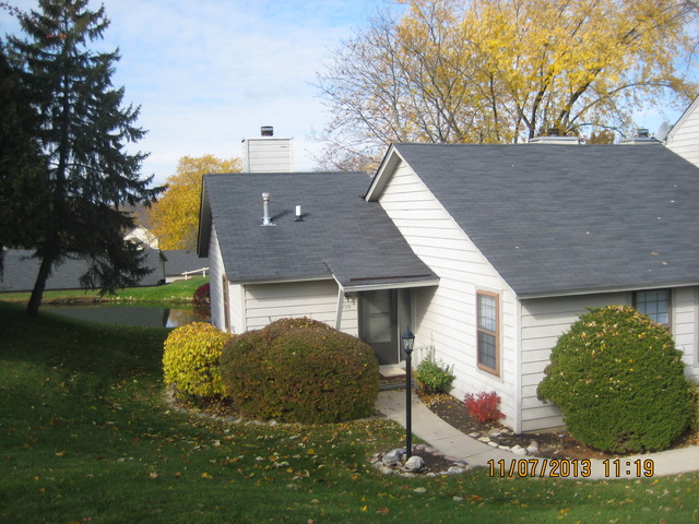 728 Shepard Road, Unit 728 Gurnee, IL 60031 - Photo 1 of 7
