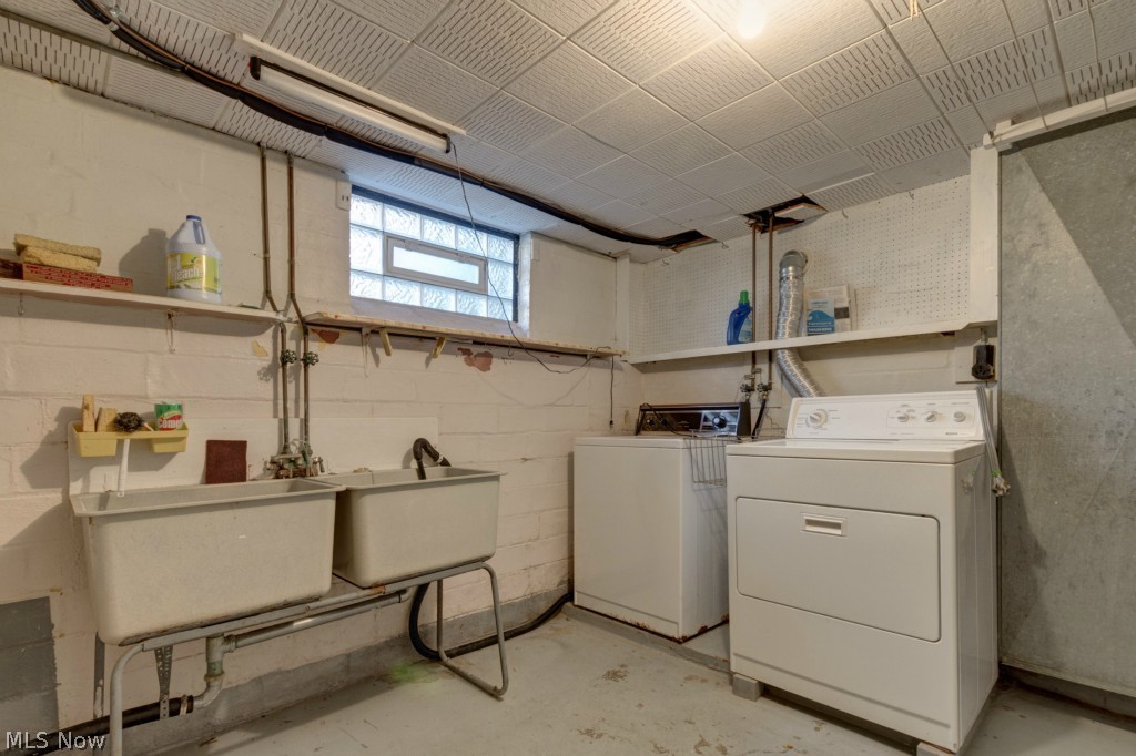 18102 Neff Road Cleveland, OH 44119 - Photo 22 of 25 Appliances included...