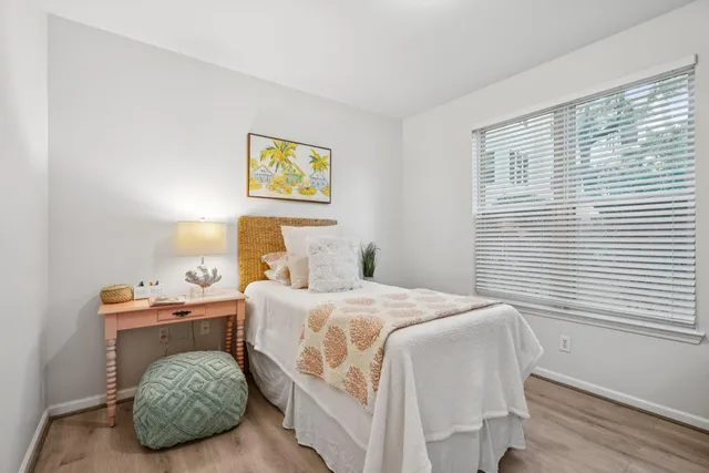 $435,000 | 400 Bucksley Lane, Unit 112, Daniel Island, SC 29492