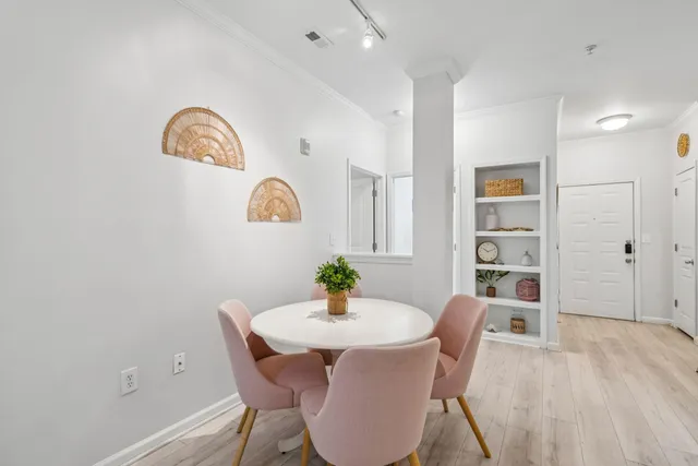 $435,000 | 400 Bucksley Lane, Unit 112, Daniel Island, SC 29492