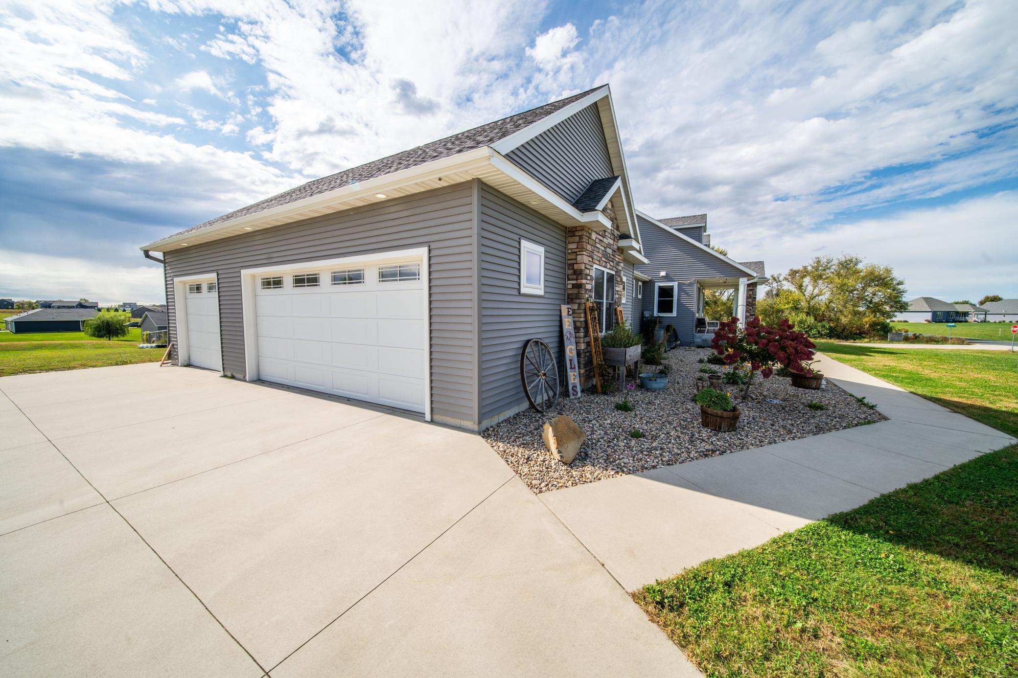 5892 Cambridge Hill Road Southeast Rochester, MN 55904 - Photo 8 of 96