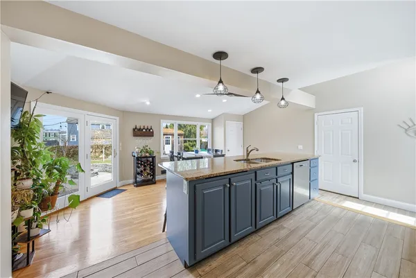 $500,000 | 85 Gillan Avenue, Warwick, RI 02886