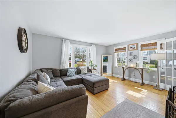 $500,000 | 85 Gillan Avenue, Warwick, RI 02886