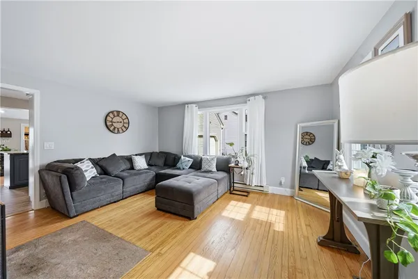 $500,000 | 85 Gillan Avenue, Warwick, RI 02886