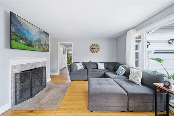 $500,000 | 85 Gillan Avenue, Warwick, RI 02886