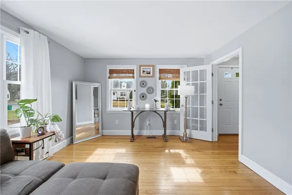 $500,000 | 85 Gillan Avenue, Warwick, RI 02886
