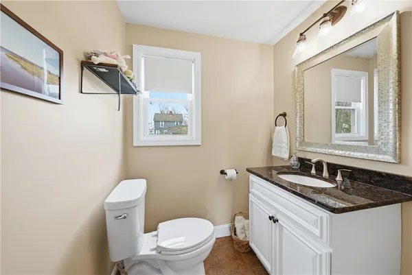 $500,000 | 85 Gillan Avenue, Warwick, RI 02886