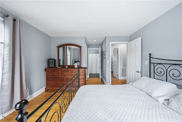 $500,000 | 85 Gillan Avenue, Warwick, RI 02886