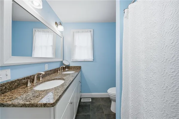 $500,000 | 85 Gillan Avenue, Warwick, RI 02886