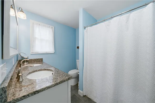 $500,000 | 85 Gillan Avenue, Warwick, RI 02886