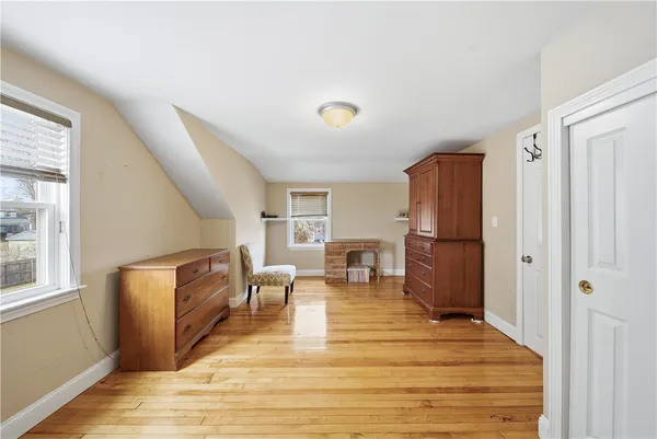$500,000 | 85 Gillan Avenue, Warwick, RI 02886