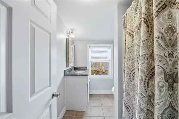 $500,000 | 85 Gillan Avenue, Warwick, RI 02886