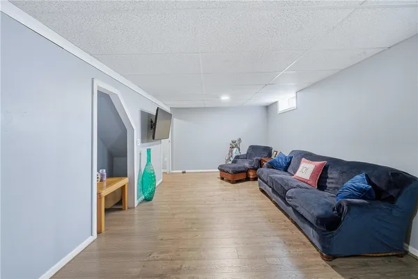 $500,000 | 85 Gillan Avenue, Warwick, RI 02886