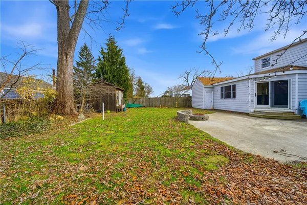 $500,000 | 85 Gillan Avenue, Warwick, RI 02886