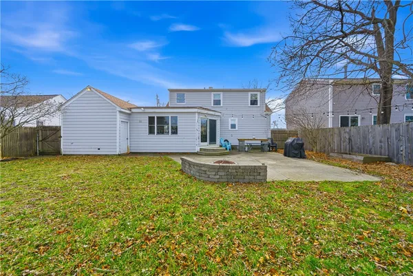 $500,000 | 85 Gillan Avenue, Warwick, RI 02886