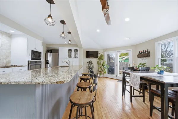 $500,000 | 85 Gillan Avenue, Warwick, RI 02886