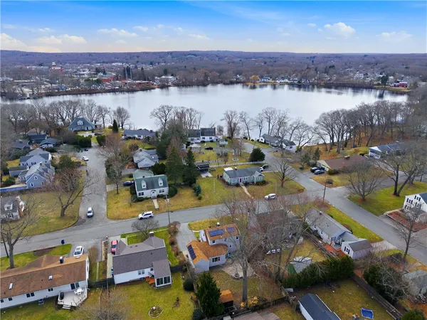 $500,000 | 85 Gillan Avenue, Warwick, RI 02886