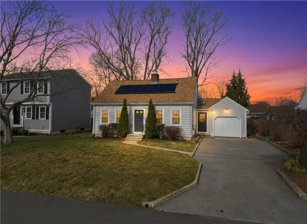 $500,000 | 85 Gillan Avenue, Warwick, RI 02886