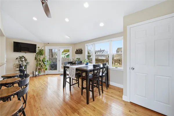 $500,000 | 85 Gillan Avenue, Warwick, RI 02886