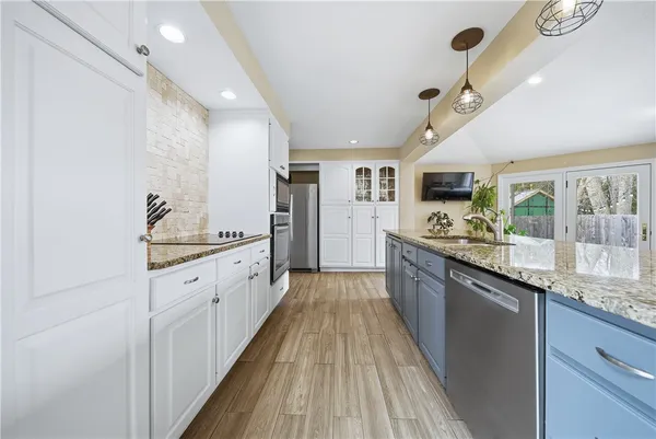 $500,000 | 85 Gillan Avenue, Warwick, RI 02886