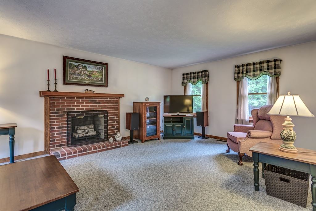 27 Pond Parish Road Amherst, NH 03031 - Photo 17 of 39 Gallery Image 17