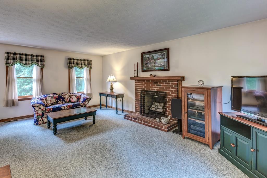27 Pond Parish Road Amherst, NH 03031 - Photo 18 of 39 Gallery Image 18