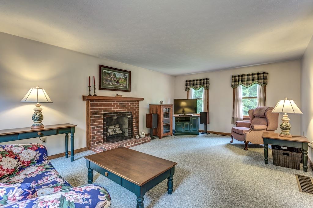 27 Pond Parish Road Amherst, NH 03031 - Photo 19 of 39 Gallery Image 19