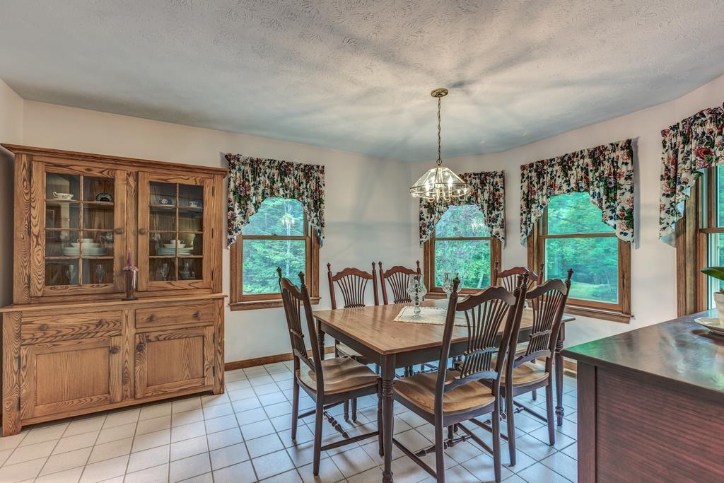 27 Pond Parish Road Amherst, NH 03031 - Photo 10 of 39 Gallery Image 10