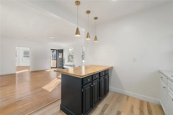 $2,250 | 19 Vale Street, Unit 1, Providence, RI 02908