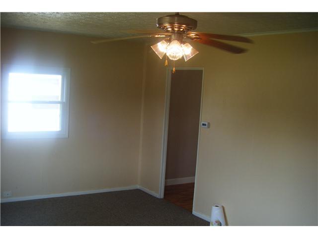 896 South James Road Columbus, OH 43227 - Photo 2 of 6
