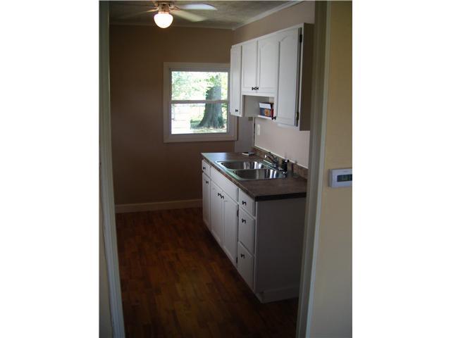 896 South James Road Columbus, OH 43227 - Photo 3 of 6