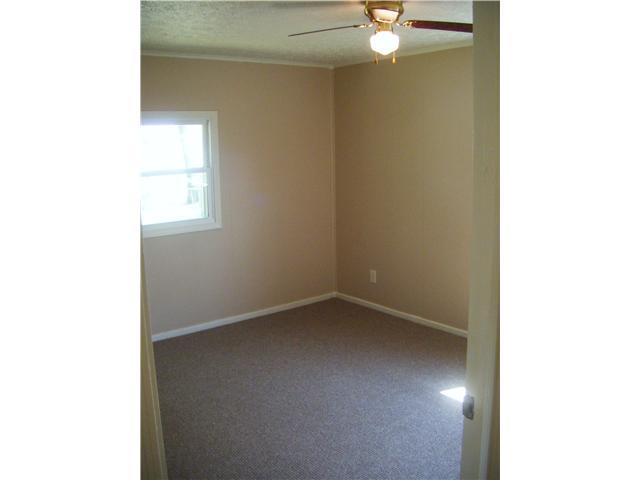 896 South James Road Columbus, OH 43227 - Photo 4 of 6