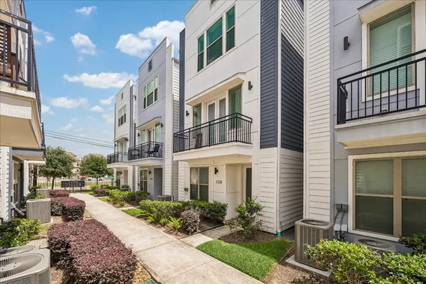 $370,000 | 2228 McGowen Street, Houston, TX 77004