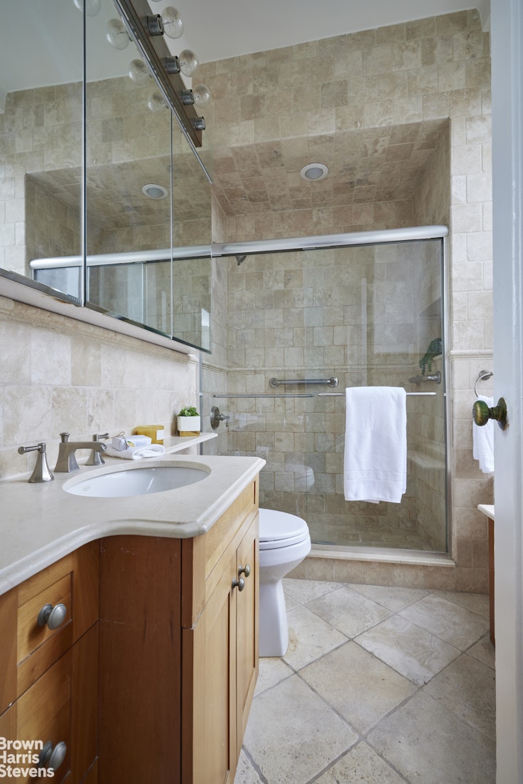 970 Park Avenue, Unit 8N Manhattan, NY 10028 - Photo 6 of 7