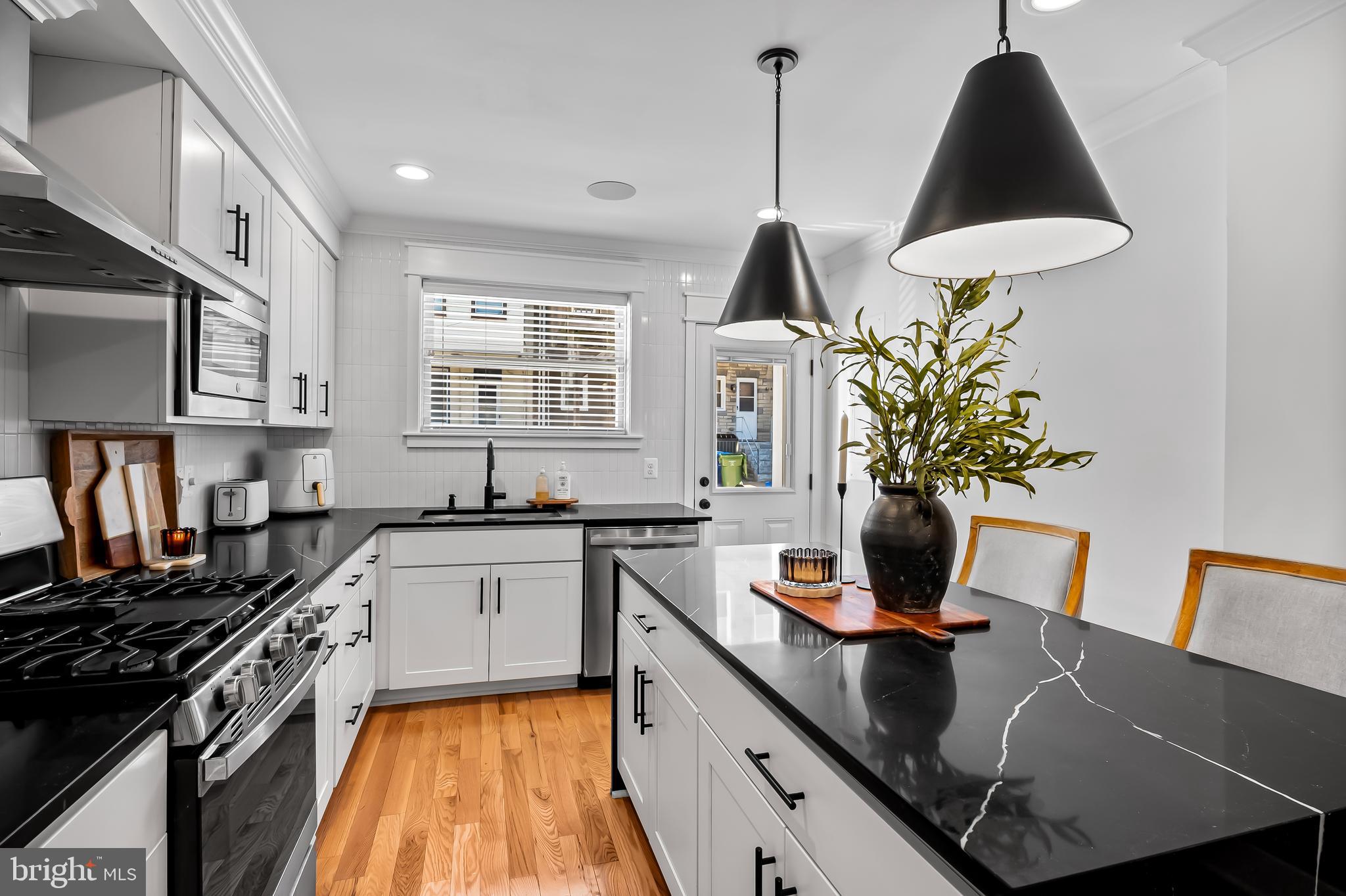 613 South Curley Street Baltimore, MD 21224 - Photo 8 of 64 kitchen