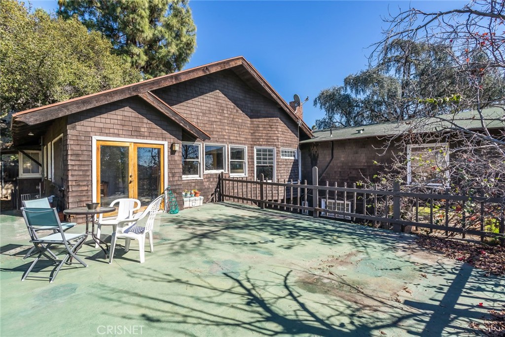 5289 Ellenwood Drive Eagle Rock, CA 90041 - Photo 14 of 28 a front view of a house with garden