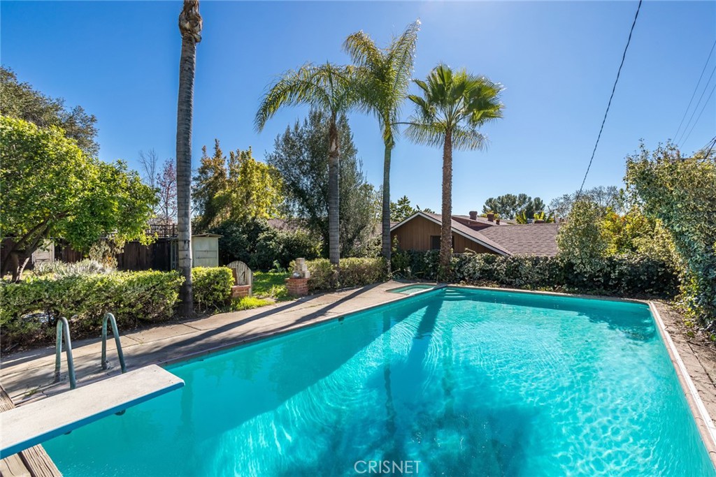 5289 Ellenwood Drive Eagle Rock, CA 90041 - Photo 27 of 28 a view of a house with pool and sitting area