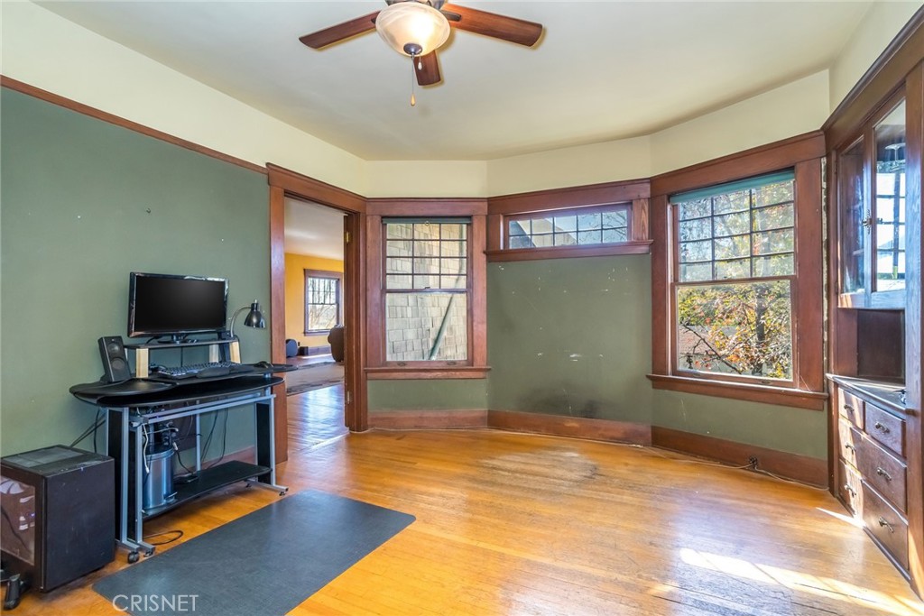 5289 Ellenwood Drive Eagle Rock, CA 90041 - Photo 9 of 28 a livingroom with workspace and a window