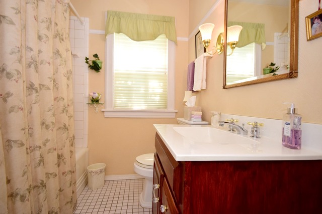 364 Nuttall Road Riverside, IL 60546 - Photo 13 of 25