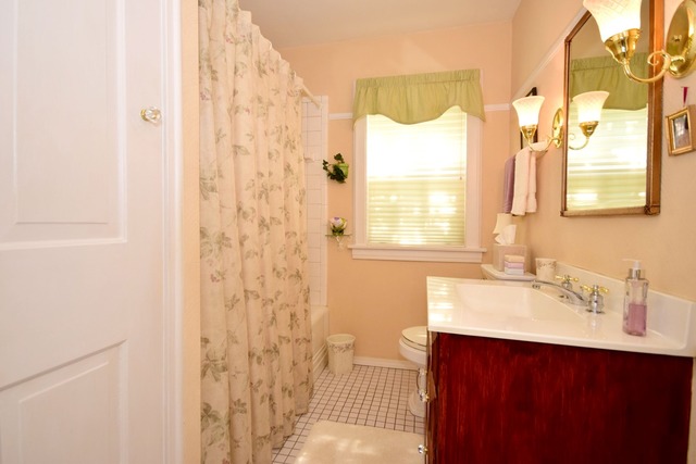 364 Nuttall Road Riverside, IL 60546 - Photo 14 of 25